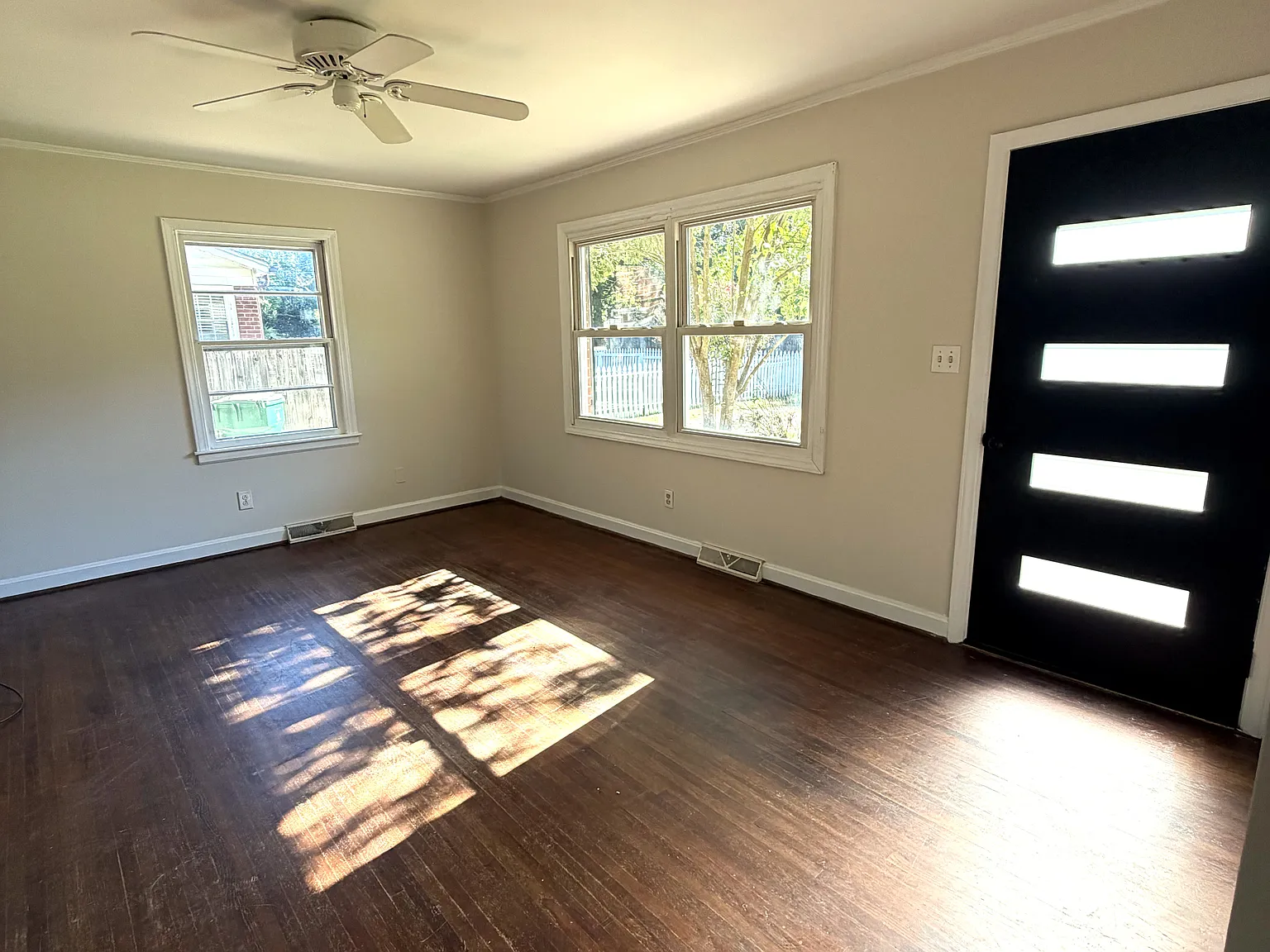 3 bed, 1000 sqft, $1,750 — Photo 3
