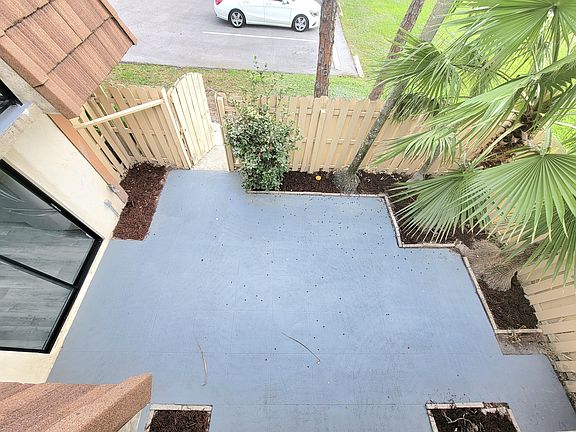 4th image of 2427 Caroma Ln