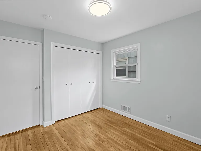 178 W 33rd St #1 — Photo 21