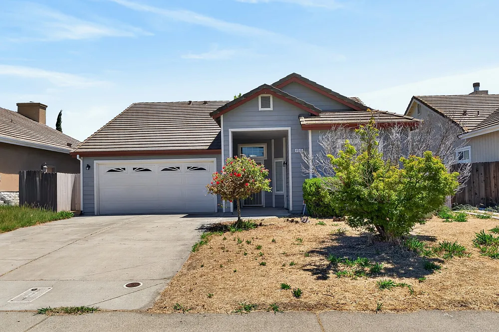 3 bed, 1450 sqft, $2,450 — Photo 1