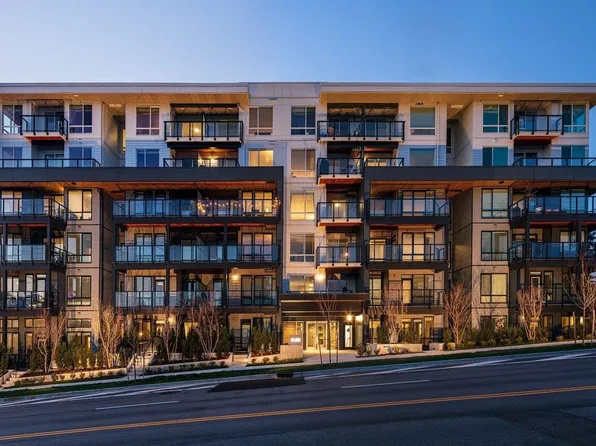 707 Como Lake Ave #212, Coquitlam, BC V3J 0J5