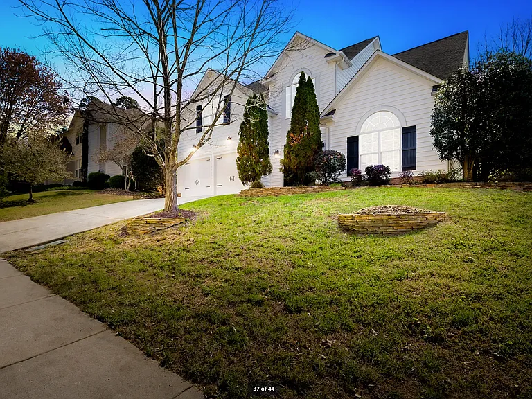 20307 Southshore Dr — Photo 2