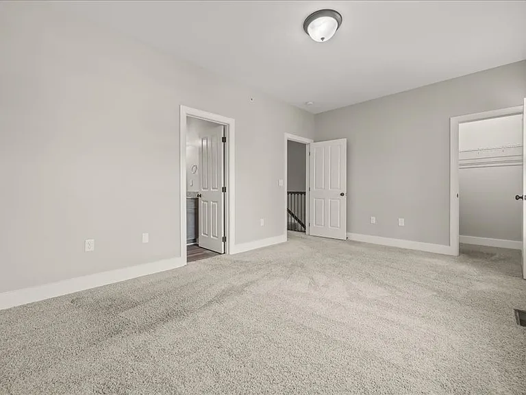 418 W Stevens St — Photo 4