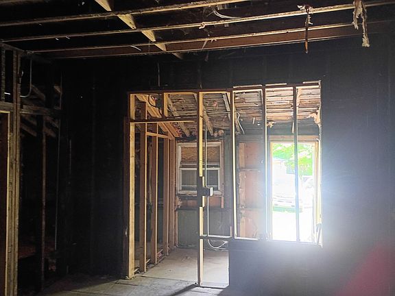 4th image of 6445 S Racine Ave