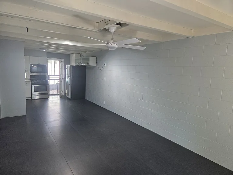 1101 E Bethany Home Rd #7 — Photo 3
