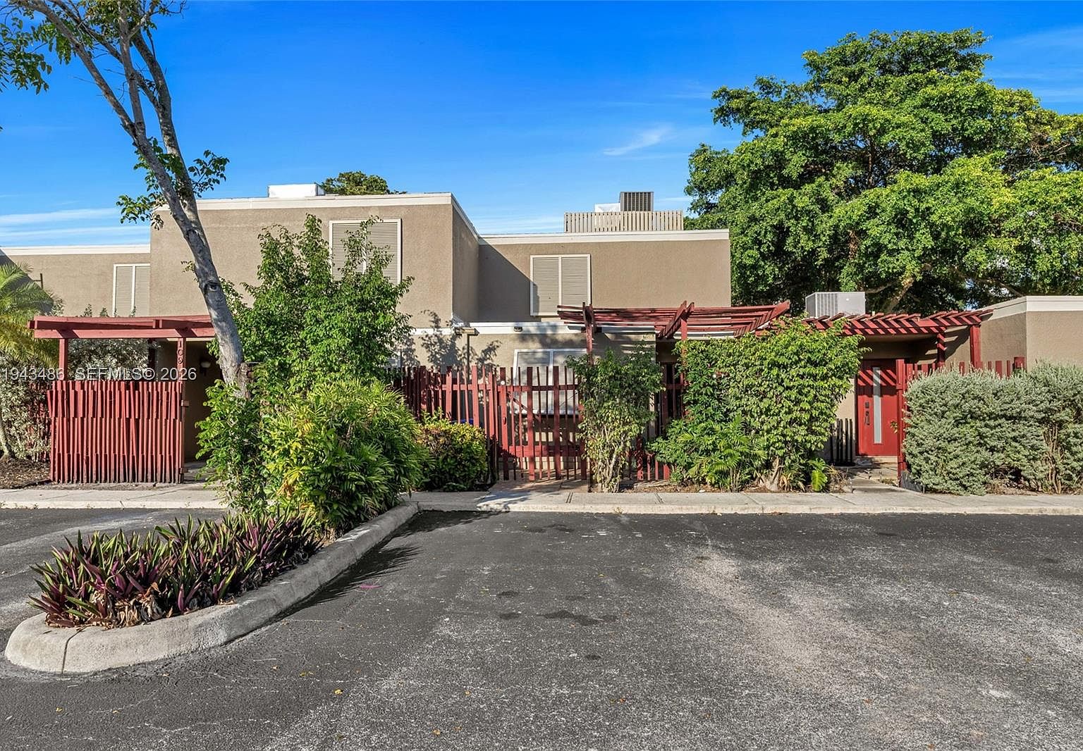 10911 Cedar Ln, Hollywood, FL 33026 | Zillow