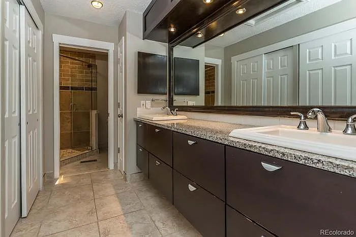 7685 E Gunnison Pl — Photo 12