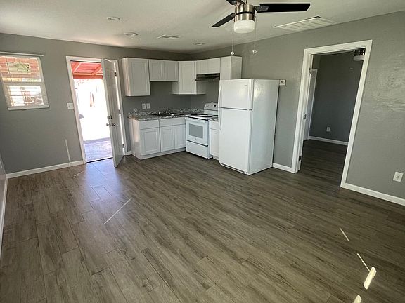 5th image of 2814 W Augusta Ave
