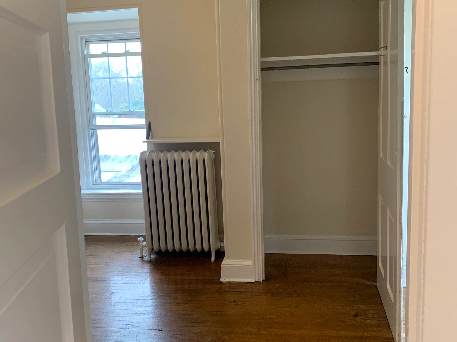 328 E Mount Airy Ave — Photo 3
