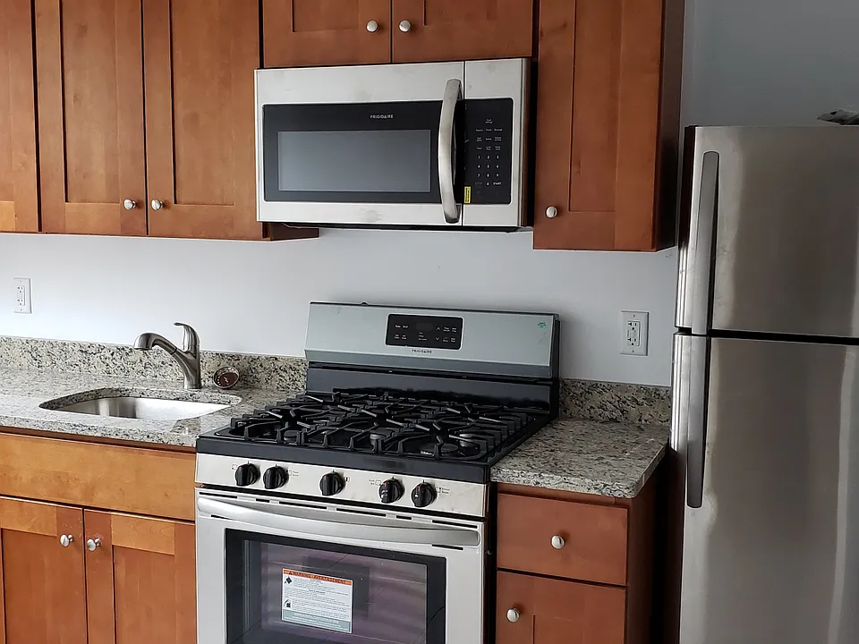 241-243 Freeman St #6