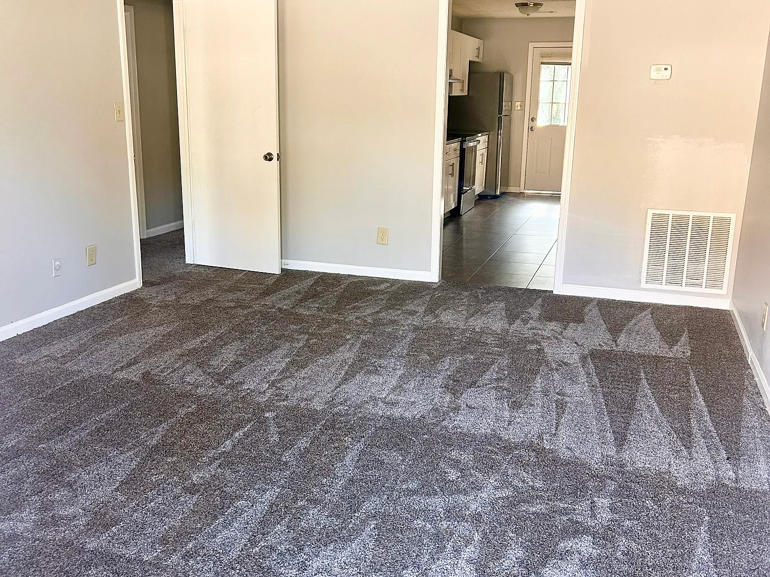 1616 Riverside Trl NE — Photo 2