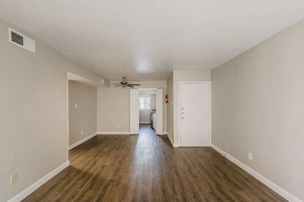 Shenandoah Apartments — Photo 3