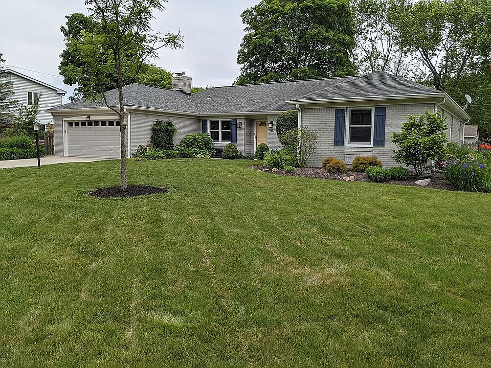2nd image of 7405 N Hawthorne Ln