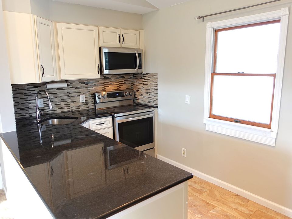 1st image of 13 Hinton Ave Floor 2