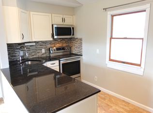 13 Hinton Ave FLOOR 2, Babylon, NY 11702