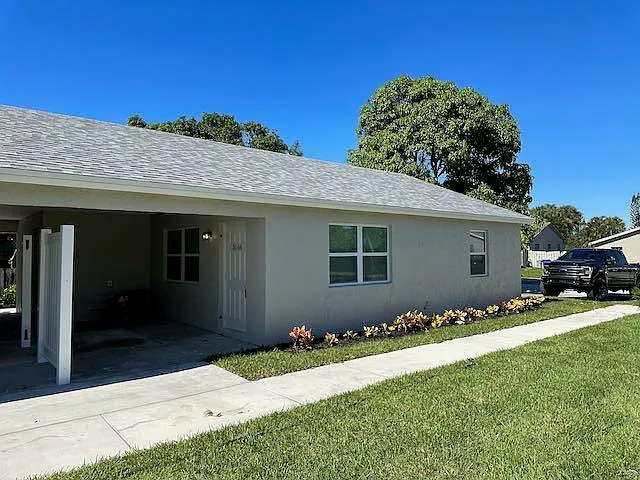 2 bed, 1.0 bath, 870 sqft, $1,900 — Photo 2