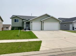4805 Weyburn Dr, Bismarck, ND 58503