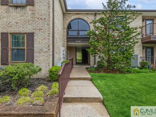 412 Wellington Pl, Aberdeen, NJ 07747