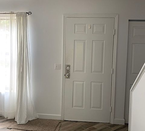 3rd image of 1826 Mountain Dr