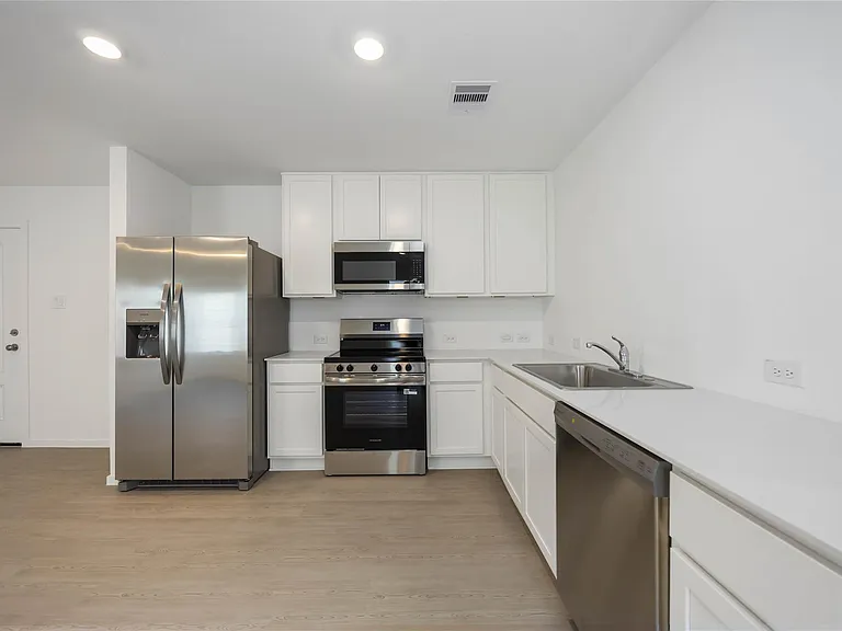 385 Lucia Way — Photo 8
