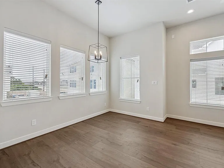 6304 Brighton Oaks Ln — Photo 5