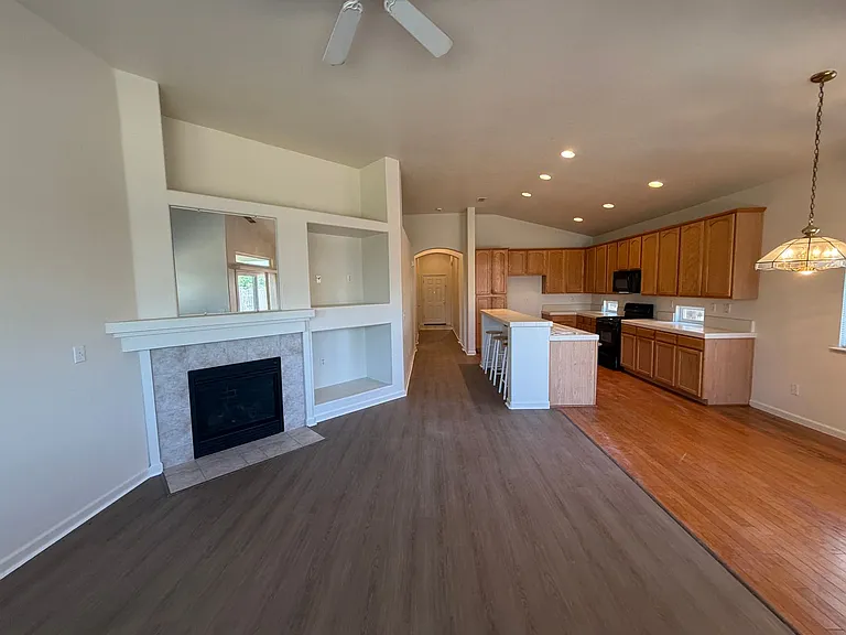 7565 Whitmore St — Photo 24