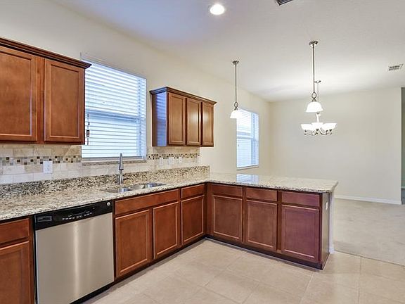2nd image of 527 Laguna Mill Dr