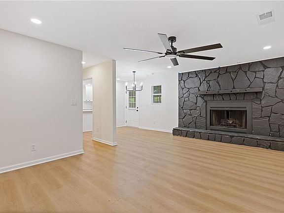 5th image of 5044 Woodmont Dr