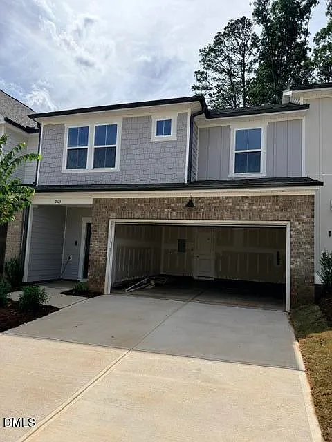 3 bed, 2.5 bath, 1872 sqft, $1,995 — Photo 3