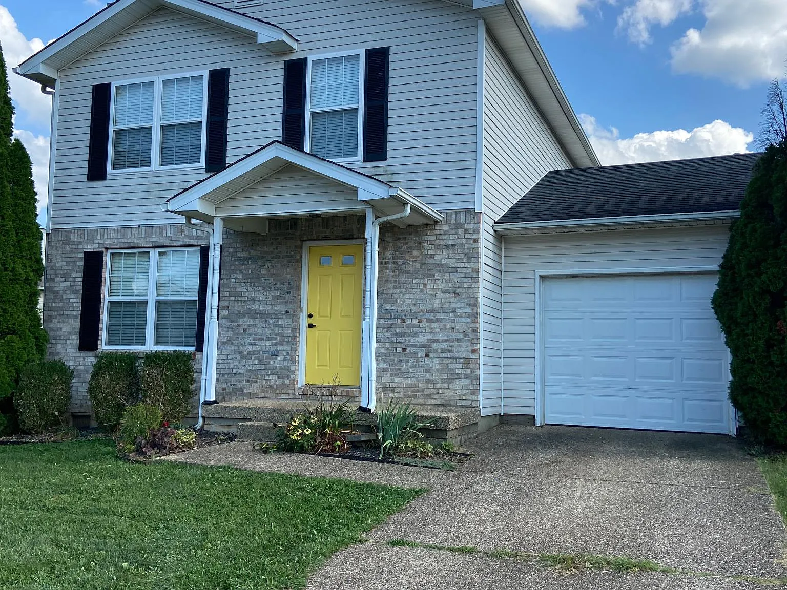 1106 Old Hickory Ct — Photo 2