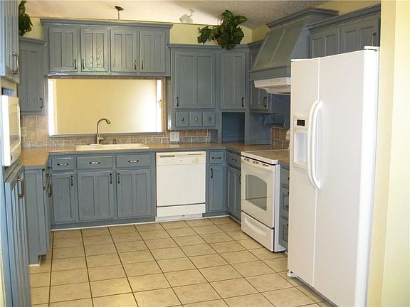5th image of 112 Woodcreek Dr