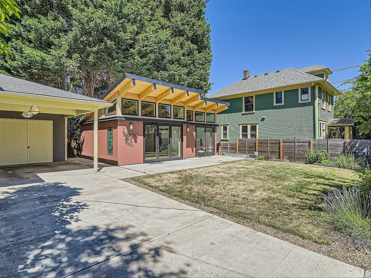 Building Photo - 933 SE 31st Ave #ADU