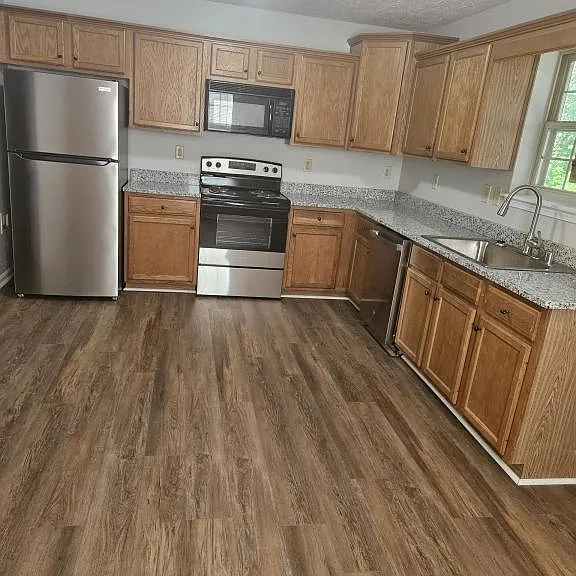 153 Bittersweet Dr — Photo 6
