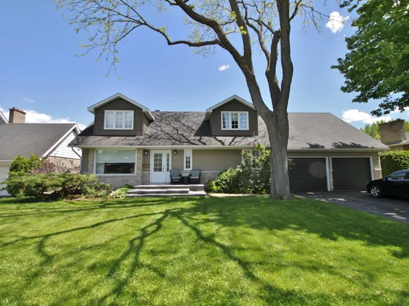 17 Horner Dr, Ottawa, ON K2H 5E6