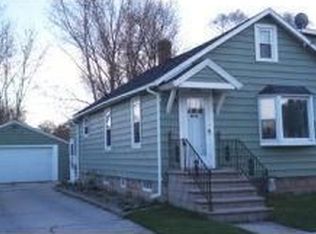 1422 Cass St, Green Bay, WI 54301