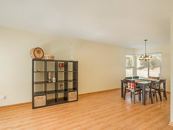 3rd image of 1458 New England Ct