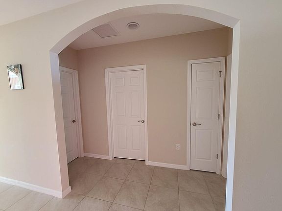  HALLWAY ON RIGHT 2BR/1BA
