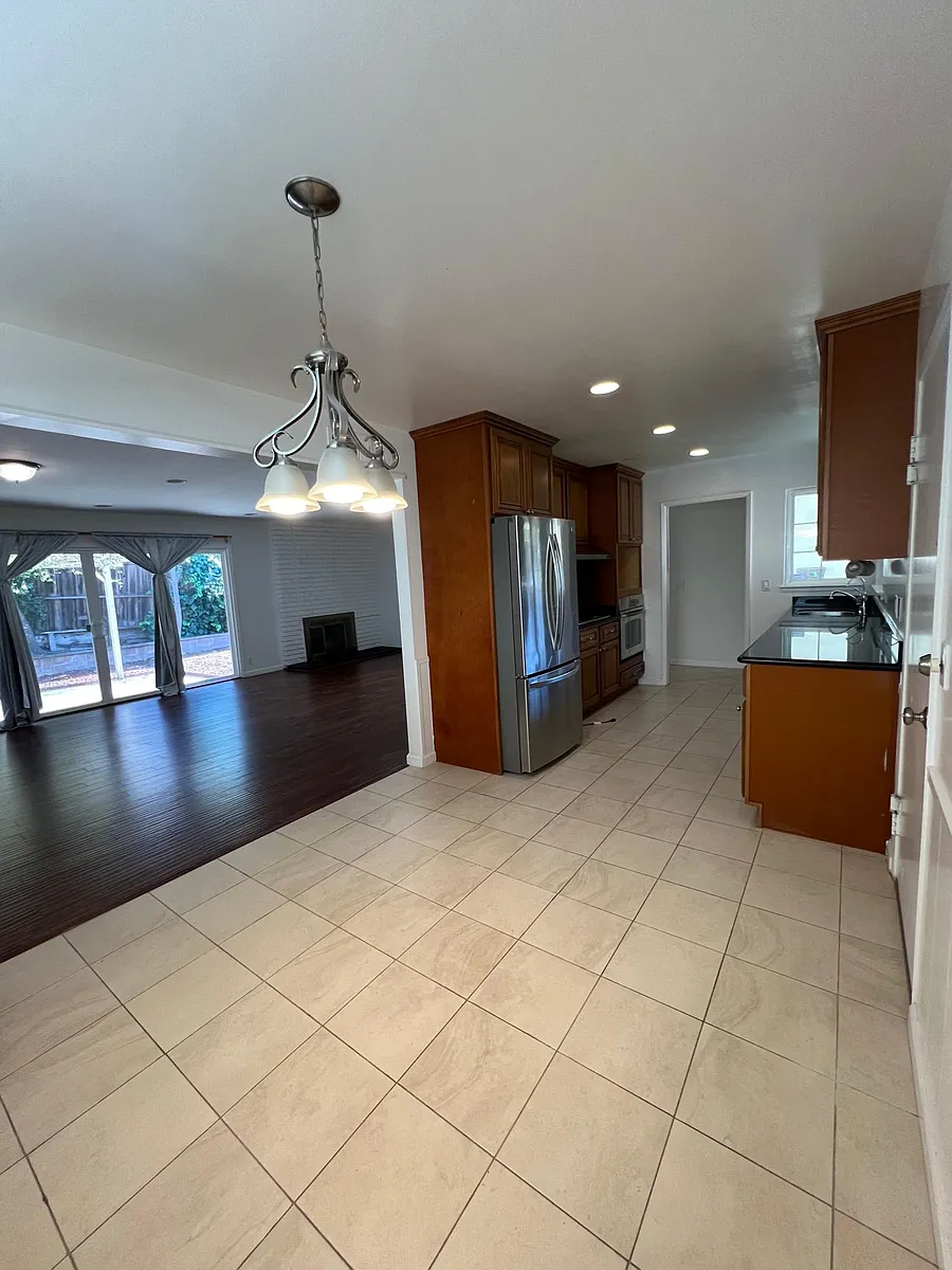 Building Photo - 6426 Ivy Ln