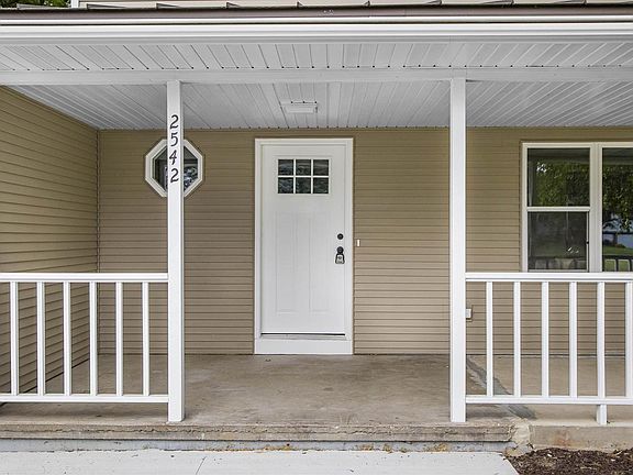 3rd image of 2542 Brown Deer Road