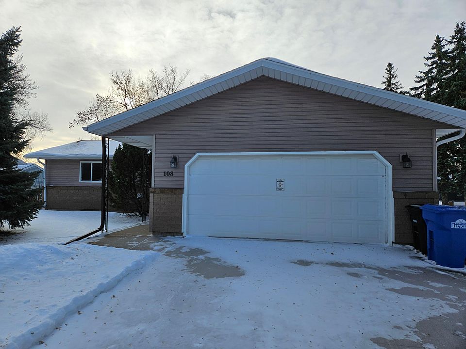 1st image of 108 32nd Ave N
