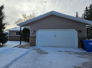 108 32nd Ave N, Fargo, ND 58102
