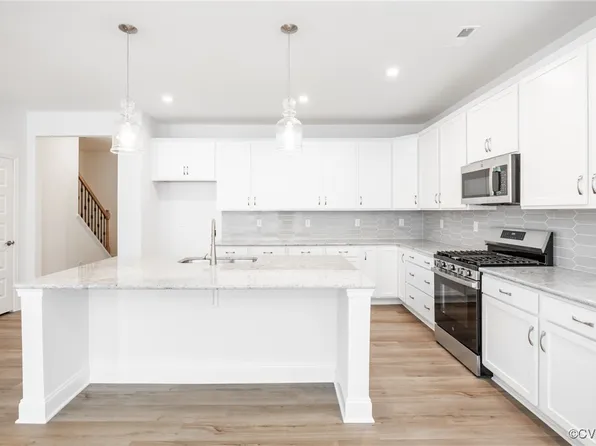 18709 Palisades Cove Trl, Moseley, VA 23120