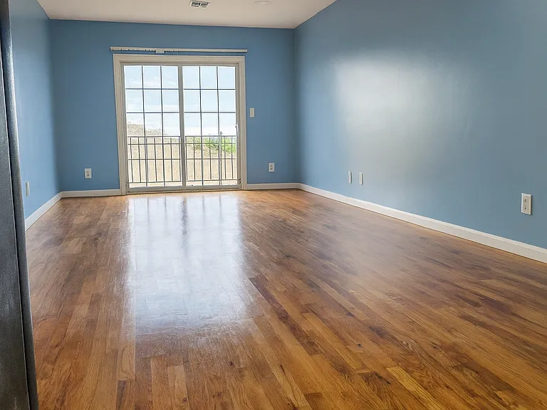 631 Hunterdon St #2 — Photo 2