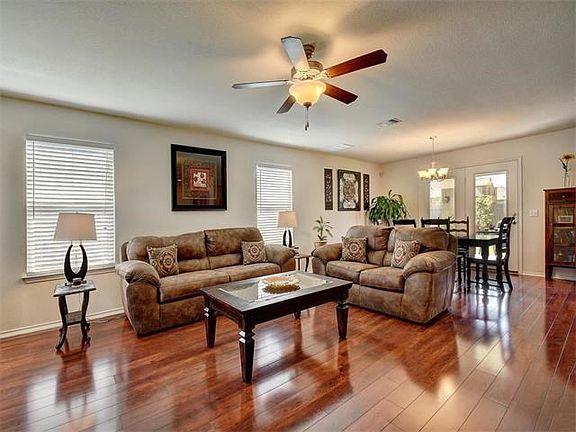 There are 2-inch faux wood blinds throughout! Look at how the floors just shine!