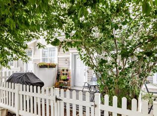3190 E New Brighton Gdns SE, Calgary, AB T2Z 0A7