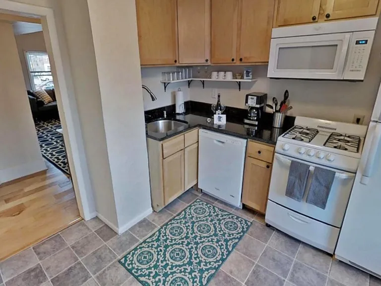 2433 Blaisdell Ave — Photo 8