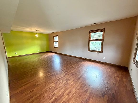 5th image of 2736 York Rd