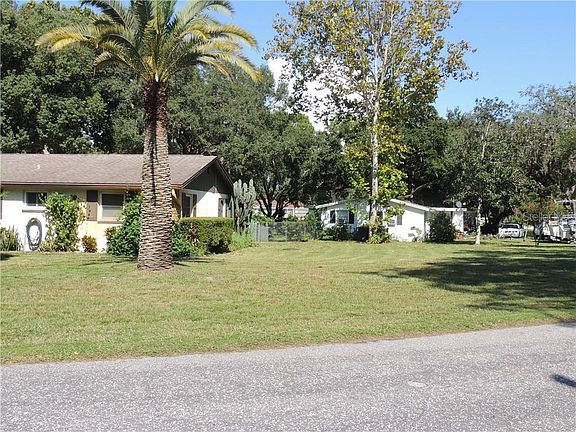 5th image of 11945 Lakewood Dr
