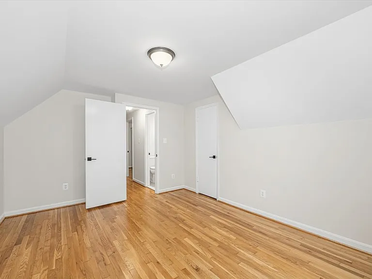 8624 Parliament Dr — Photo 27