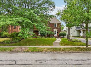 3350 Chalfant Rd, Shaker Heights, OH 44120